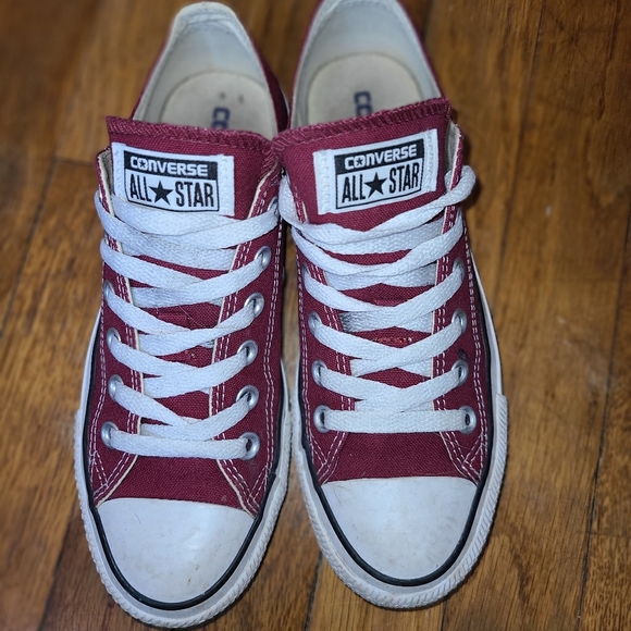 Converse - Picture 1 of 3